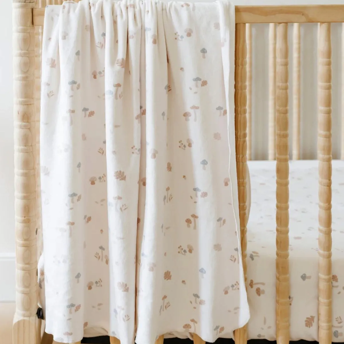 Crib Fitted Sheets-Saranoni Minky Stretch Luxe Crib Sheet