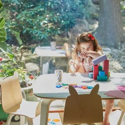 Tables + Chairs-Oeuf Play Table