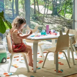 Tables + Chairs-Oeuf Play Table