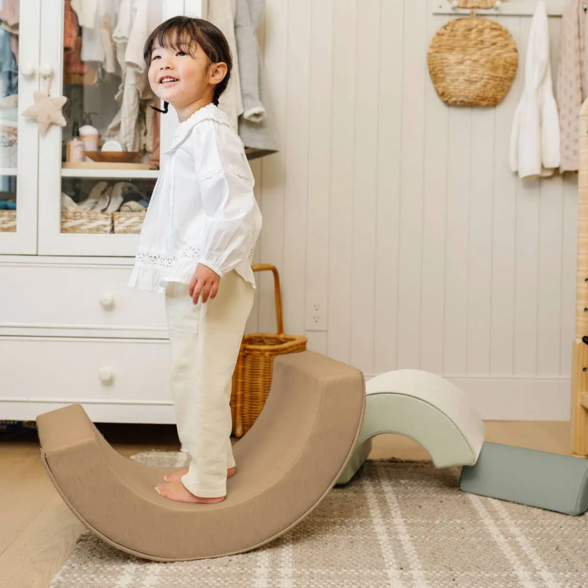 Pretend Play-Rollic Rainbow Arc Sand