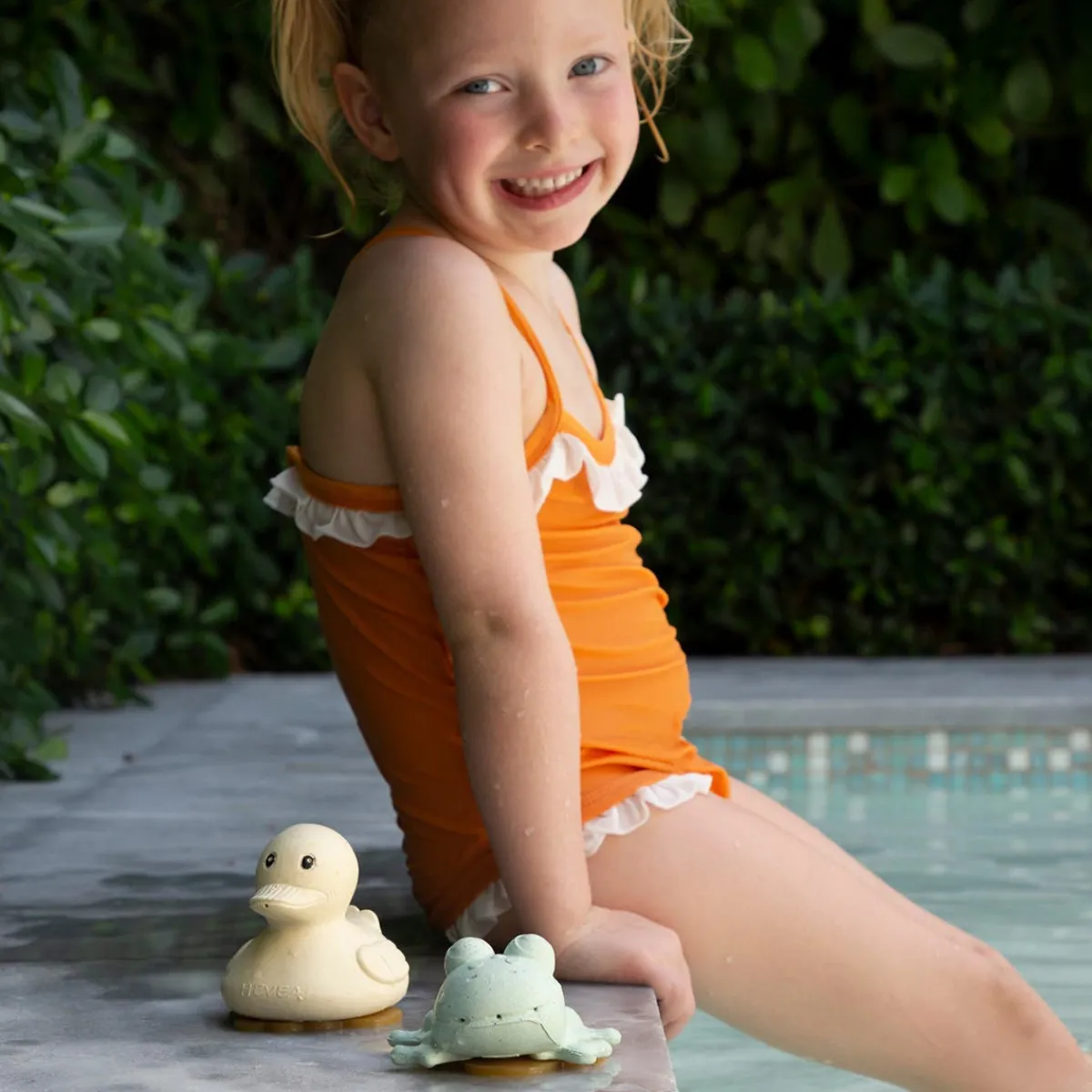 Bath Toys-Hevea Squeeze 'N' Splash Bath Toy (Rubberduck & Frog Gift Set) Sand & Sage