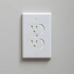 Baby Gates + Babyproofing-QDos Universal Self-Closing Outlet Cover (3 Pack) White