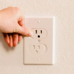 Baby Gates + Babyproofing-QDos Universal Self-Closing Outlet Cover (3 Pack) White